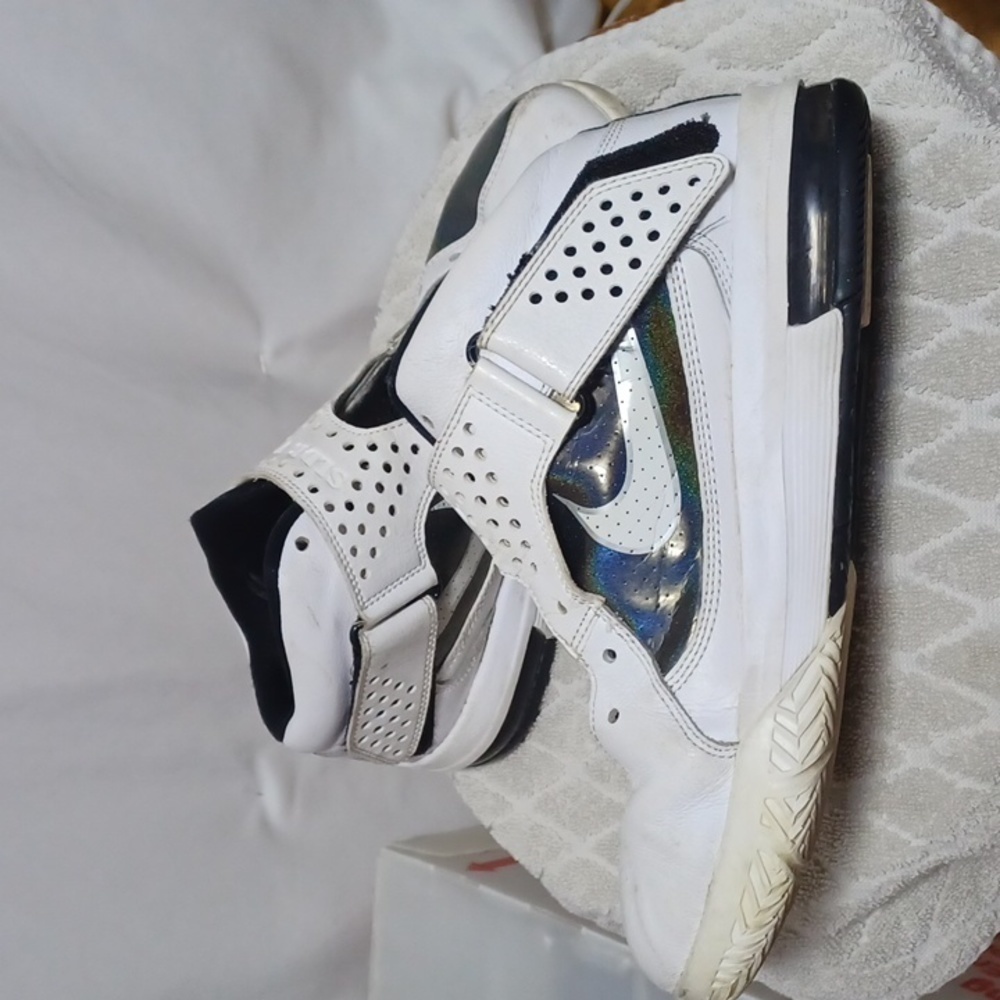 NIKE MENS AIR MAX SIZE 9.5 IN A BEAUTIFUL BLACK AND WHITE LEATHER UPPERS 😍 👌 ♥ - Picture 2 of 8